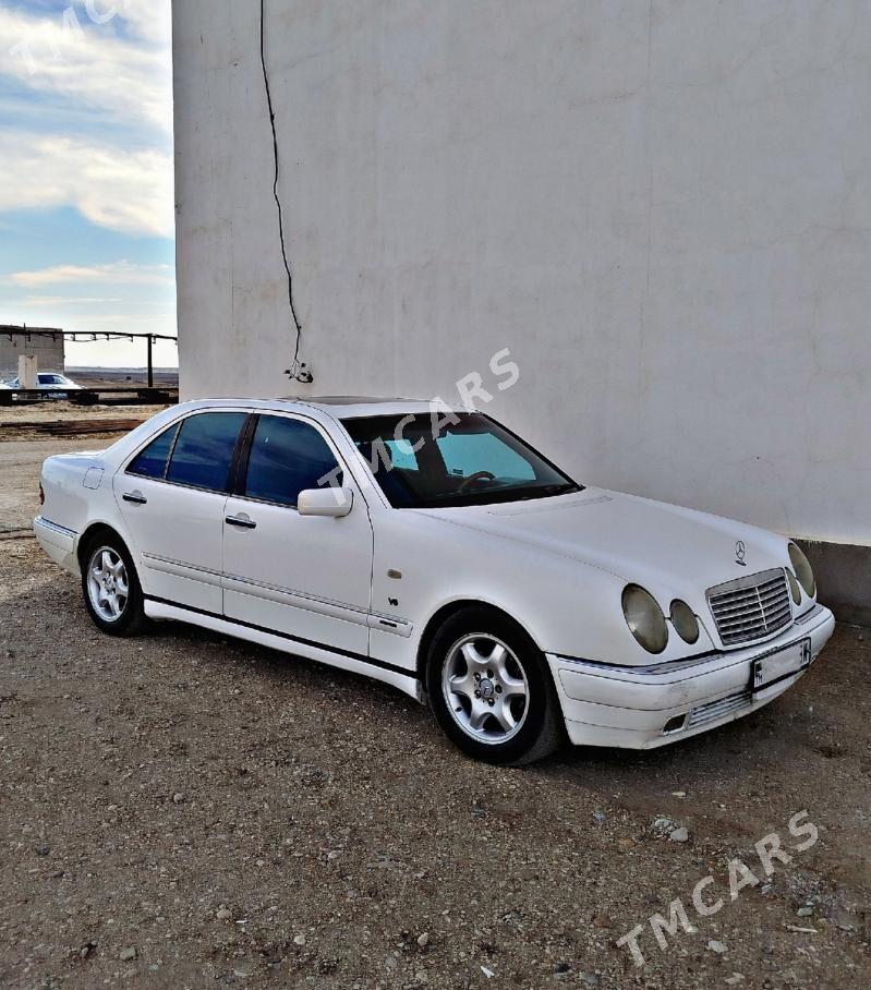 Mercedes-Benz E320 1996 - 59 000 TMT - Gyzylarbat - img 2