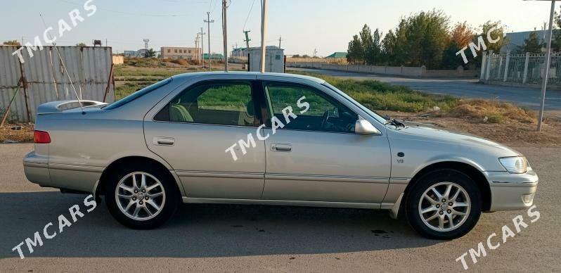 Toyota Camry 2000 - 125 000 TMT - Baýramaly - img 4