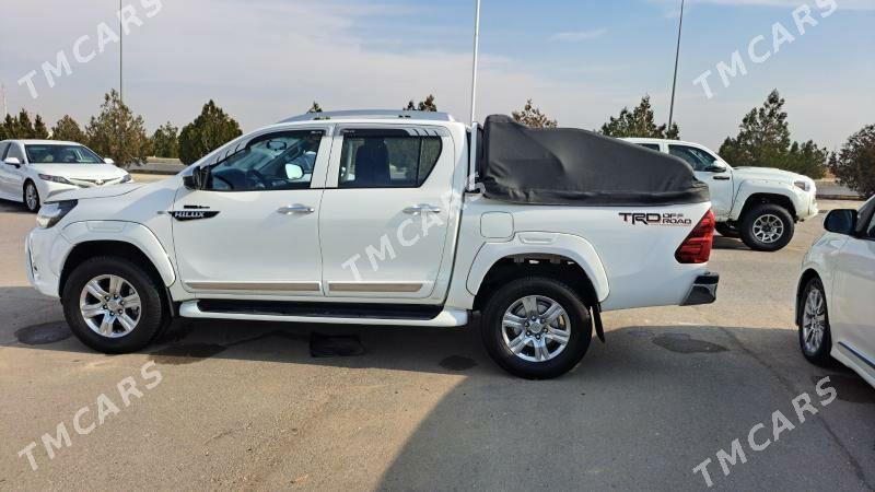 Toyota Hilux 2021 - 463 000 TMT - Ашхабад - img 4