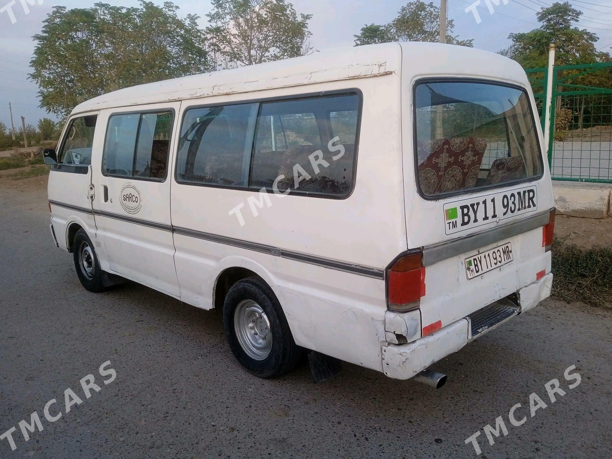 Toyota Hiace 1993 - 27 000 TMT - Мургап - img 4