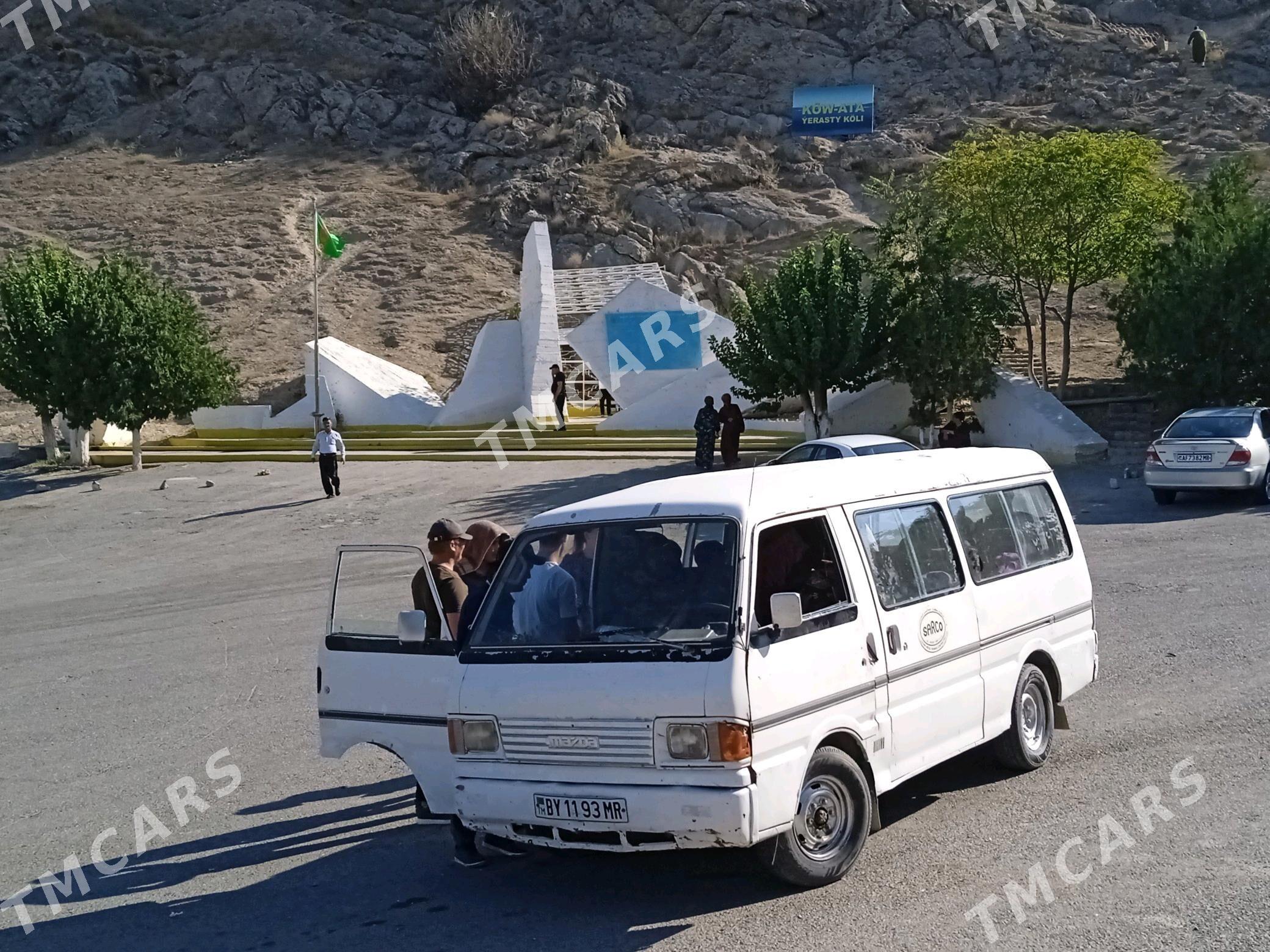 Toyota Hiace 1993 - 27 000 TMT - Мургап - img 8