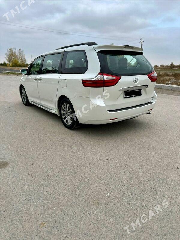 Toyota Sienna 2018 - 650 000 TMT - Aşgabat - img 3