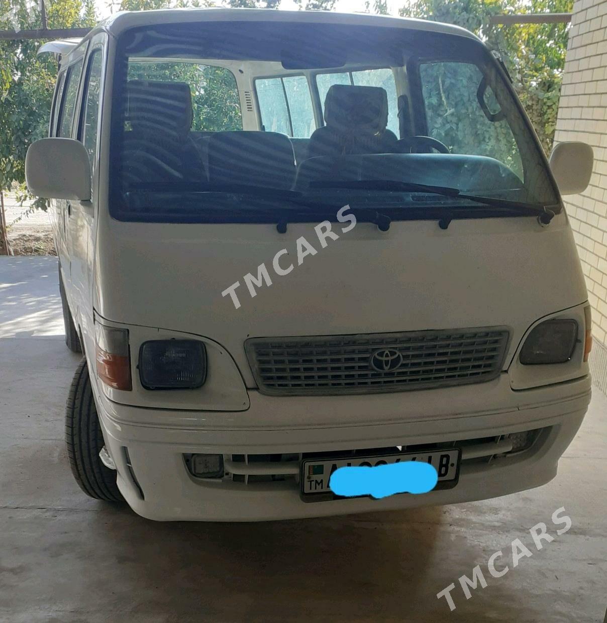 Toyota Hiace 2002 - 105 000 TMT - Farap - img 2