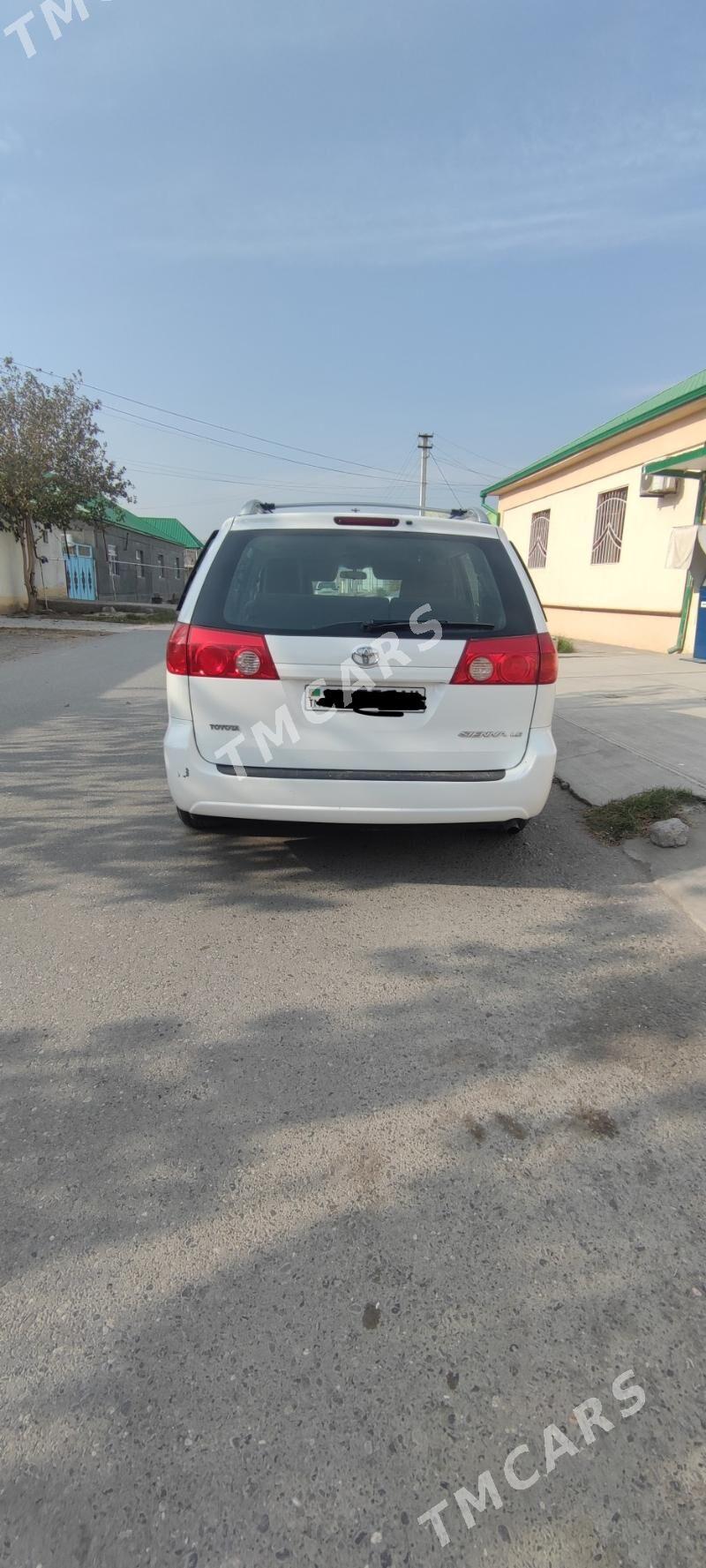 Toyota Sienna 2008 - 172 000 TMT - Хитровка - img 2