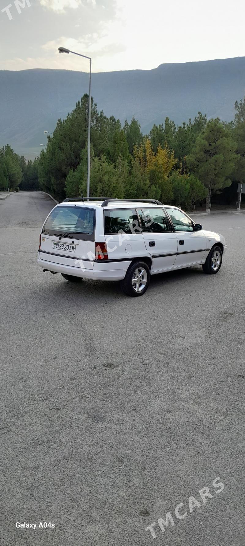 Opel Astra 1996 - 41 000 TMT - Bäherden - img 2