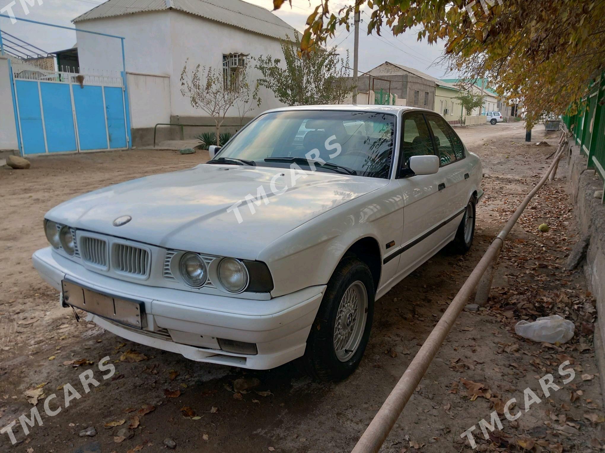 BMW 528 2002 - 25 000 TMT - Теджен - img 4