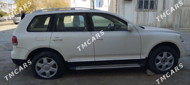 Volkswagen Touareg 2005 - 40 000 TMT - Balkanabat - img 5