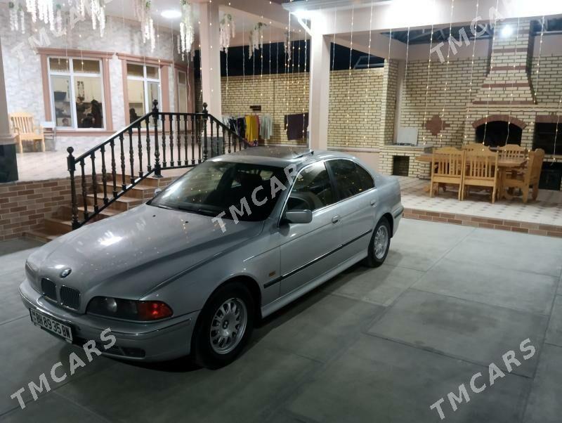 BMW E39 1998 - 82 000 TMT - Балканабат - img 2