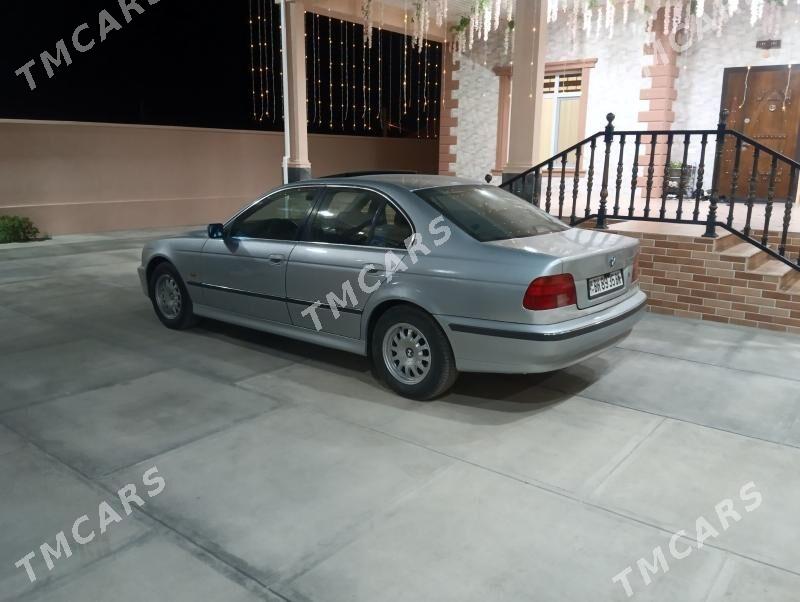 BMW E39 1998 - 82 000 TMT - Балканабат - img 3