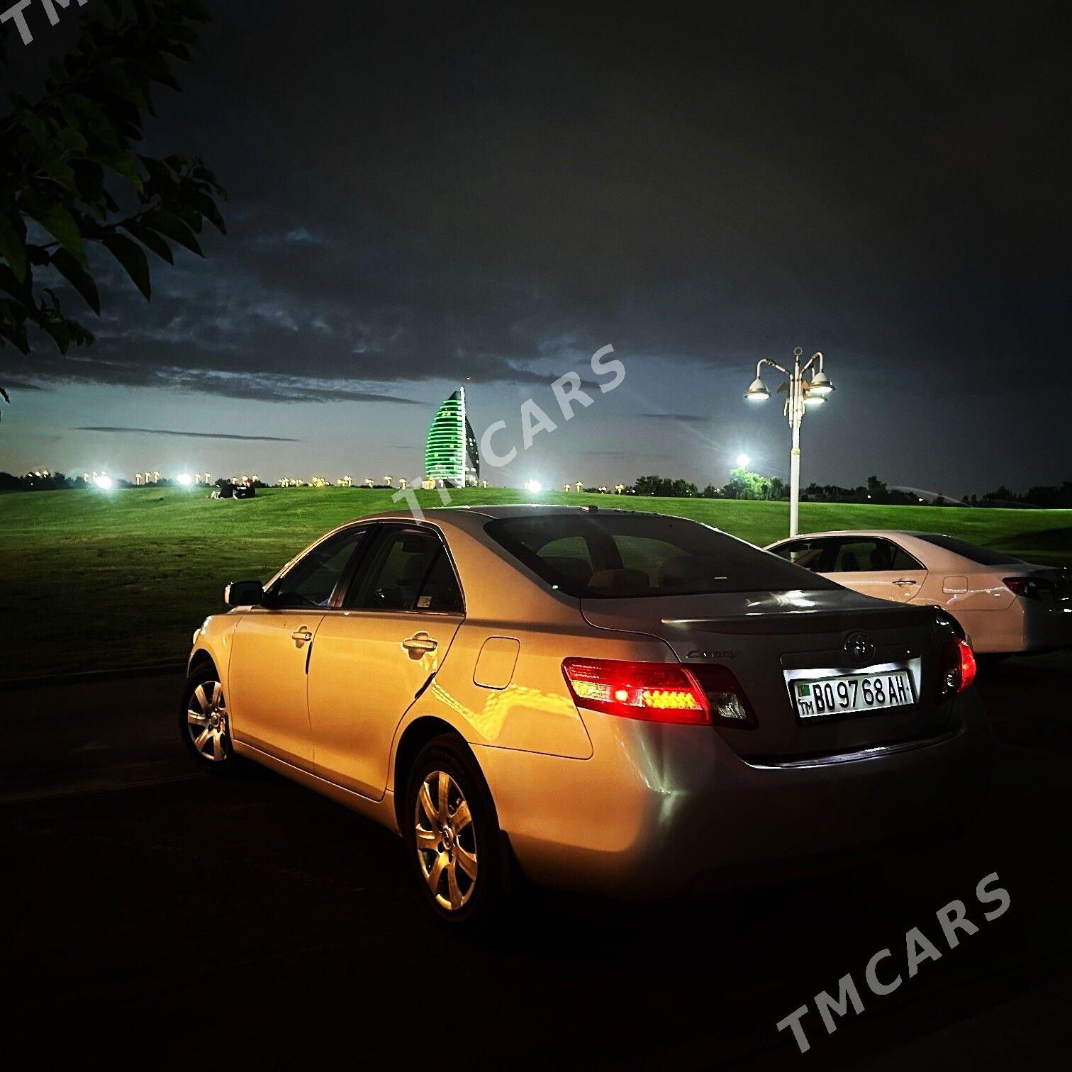 Toyota Camry 2010 - 210 000 TMT - Теджен - img 9