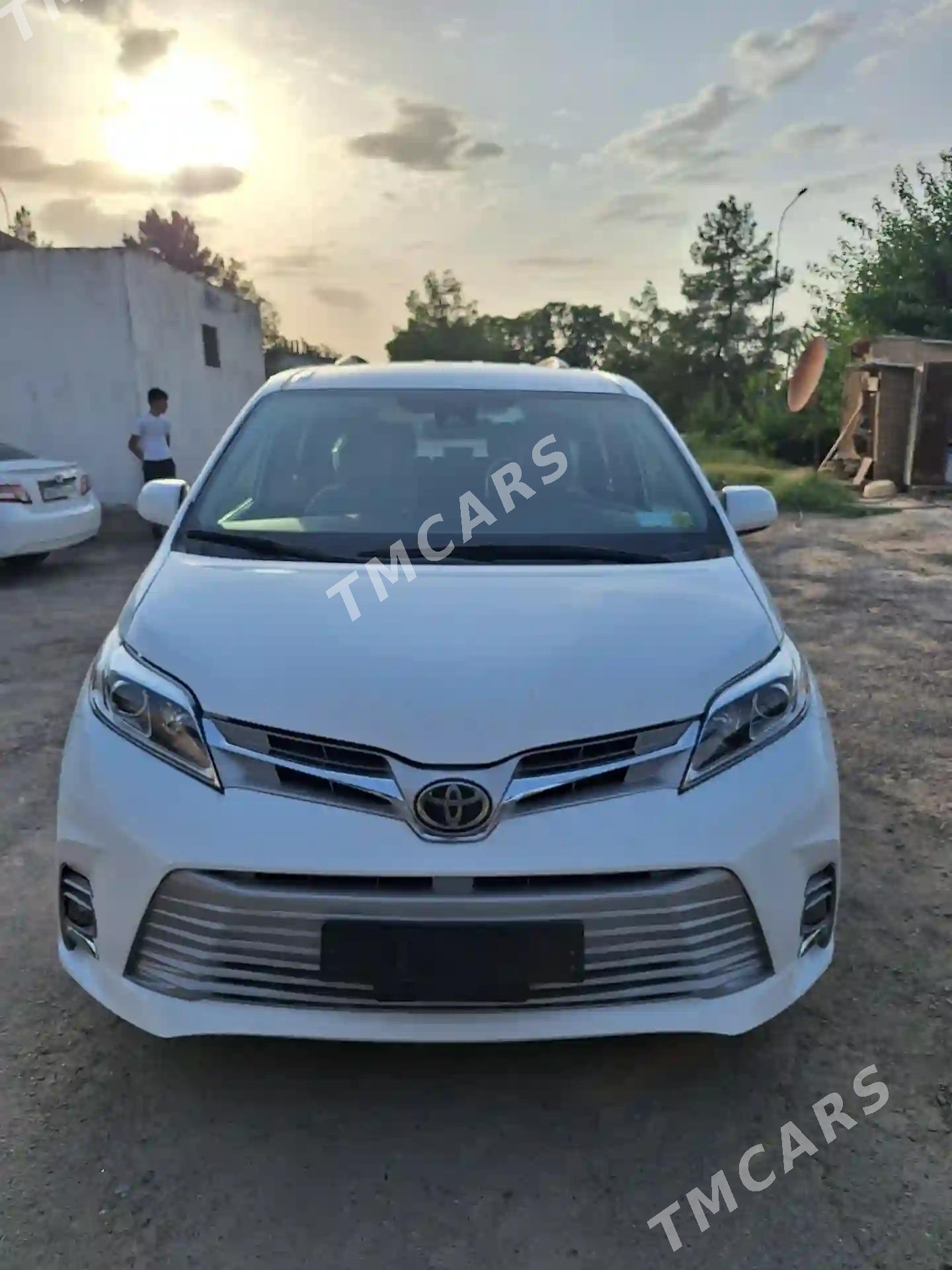 Toyota Sienna 2020 - 400 000 TMT - Türkmenbaşy etr. - img 6