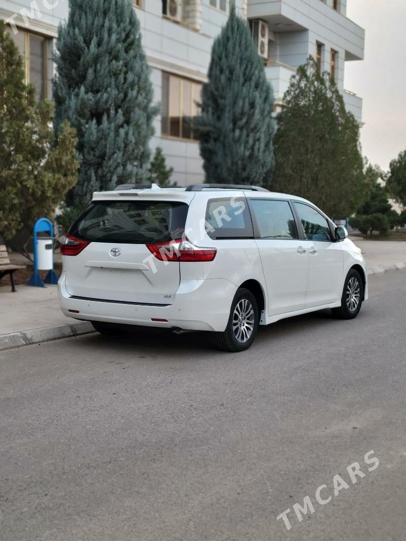 Toyota Sienna 2019 - 365 000 TMT - Мары - img 4