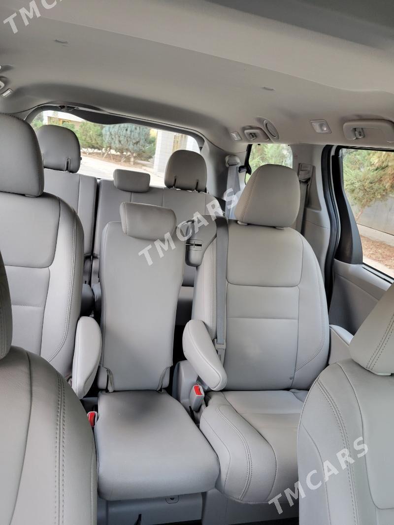 Toyota Sienna 2019 - 365 000 TMT - Мары - img 8