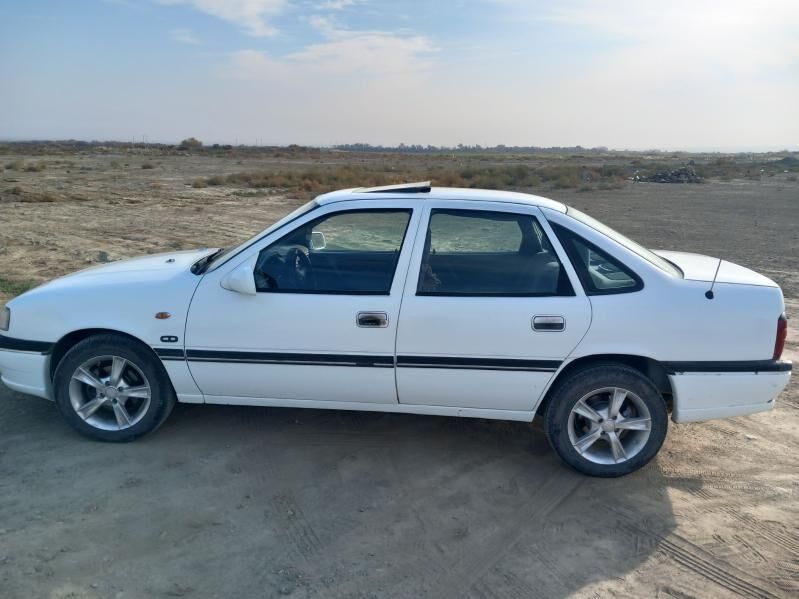 Opel Vectra 1993 - 42 000 TMT - Бахарден - img 3