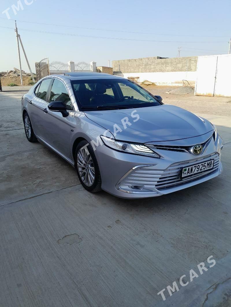 Toyota Camry 2021 - 330 000 TMT - Ёлётен - img 2