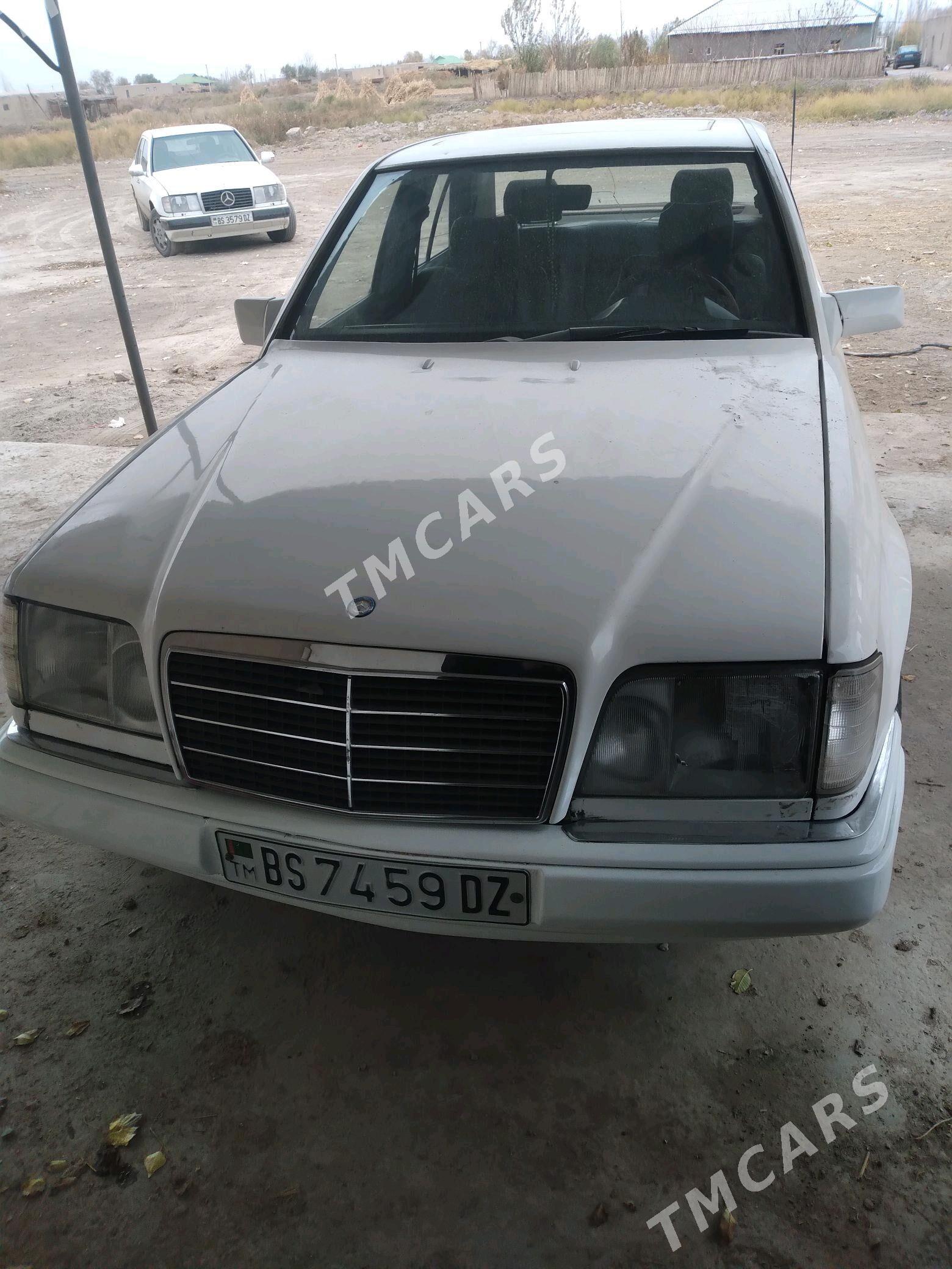 Mercedes-Benz 230E 1993 - 40 000 TMT - Кёнеургенч - img 3