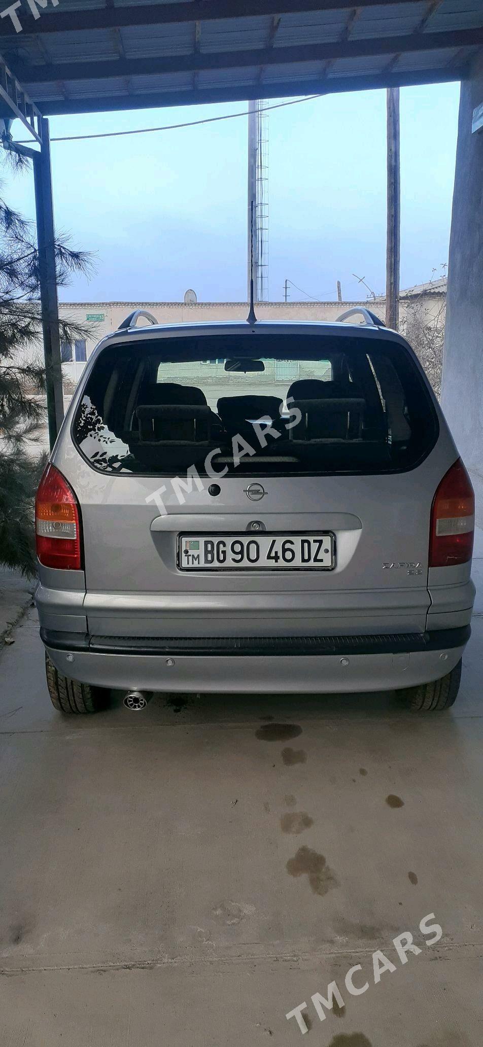 Opel Zafira 2002 - 80 000 TMT - Гурбансолтан Едже - img 3