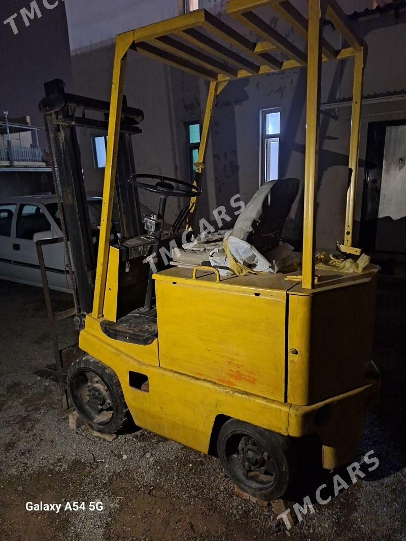 Kara Forklift 2000 - 15 000 TMT - Бузмеин - img 2