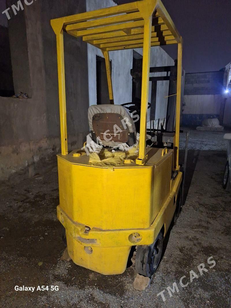 Kara Forklift 2000 - 15 000 TMT - Бузмеин - img 3