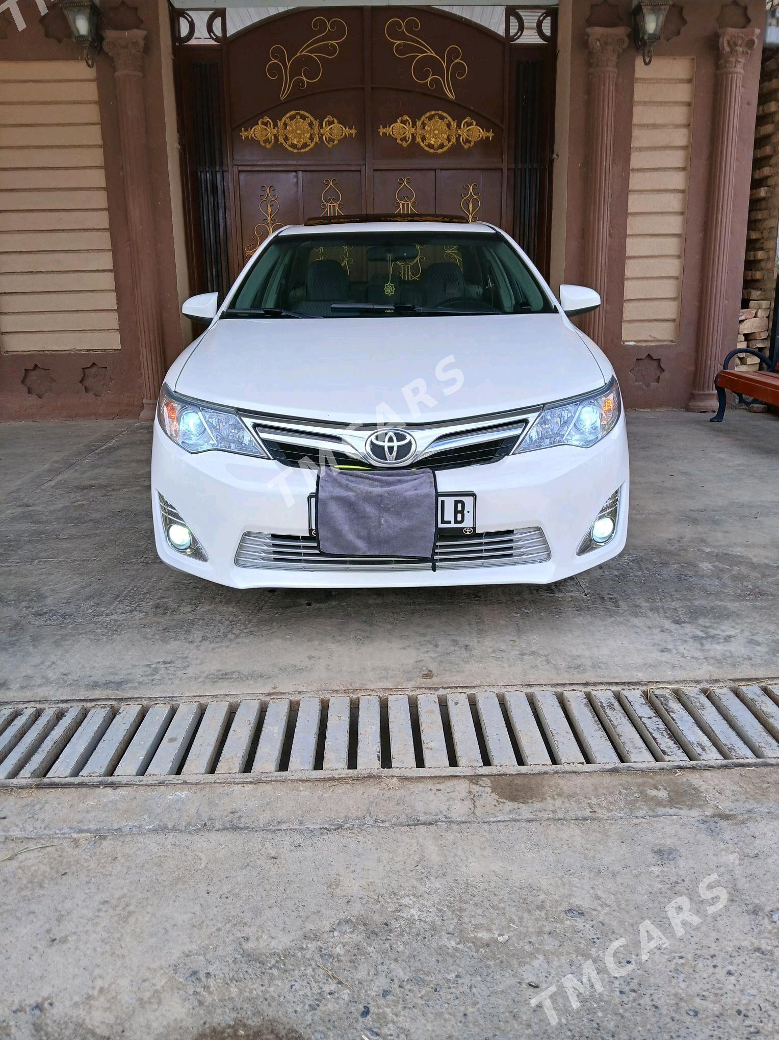 Toyota Camry 2012 - 190 000 TMT - Çärjew - img 6