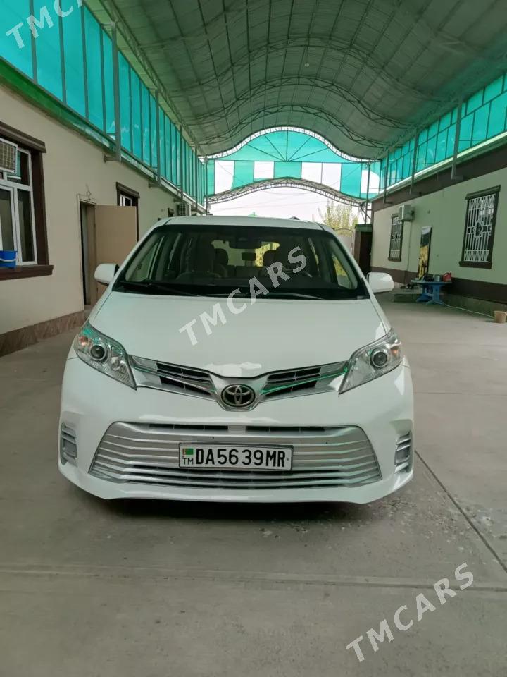 Toyota Sienna 2019 - 450 000 TMT - Çoganly - img 7