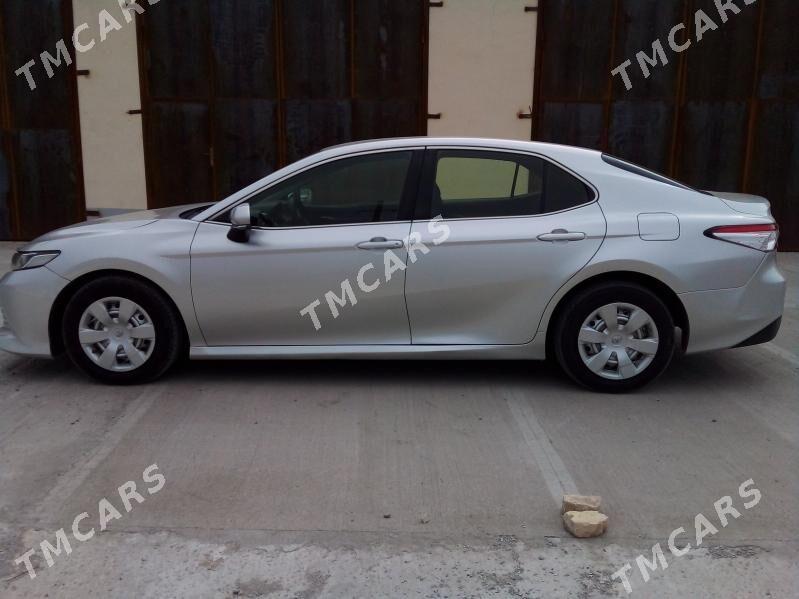 Toyota Camry 2019 - 260 000 TMT - Çärjew - img 2