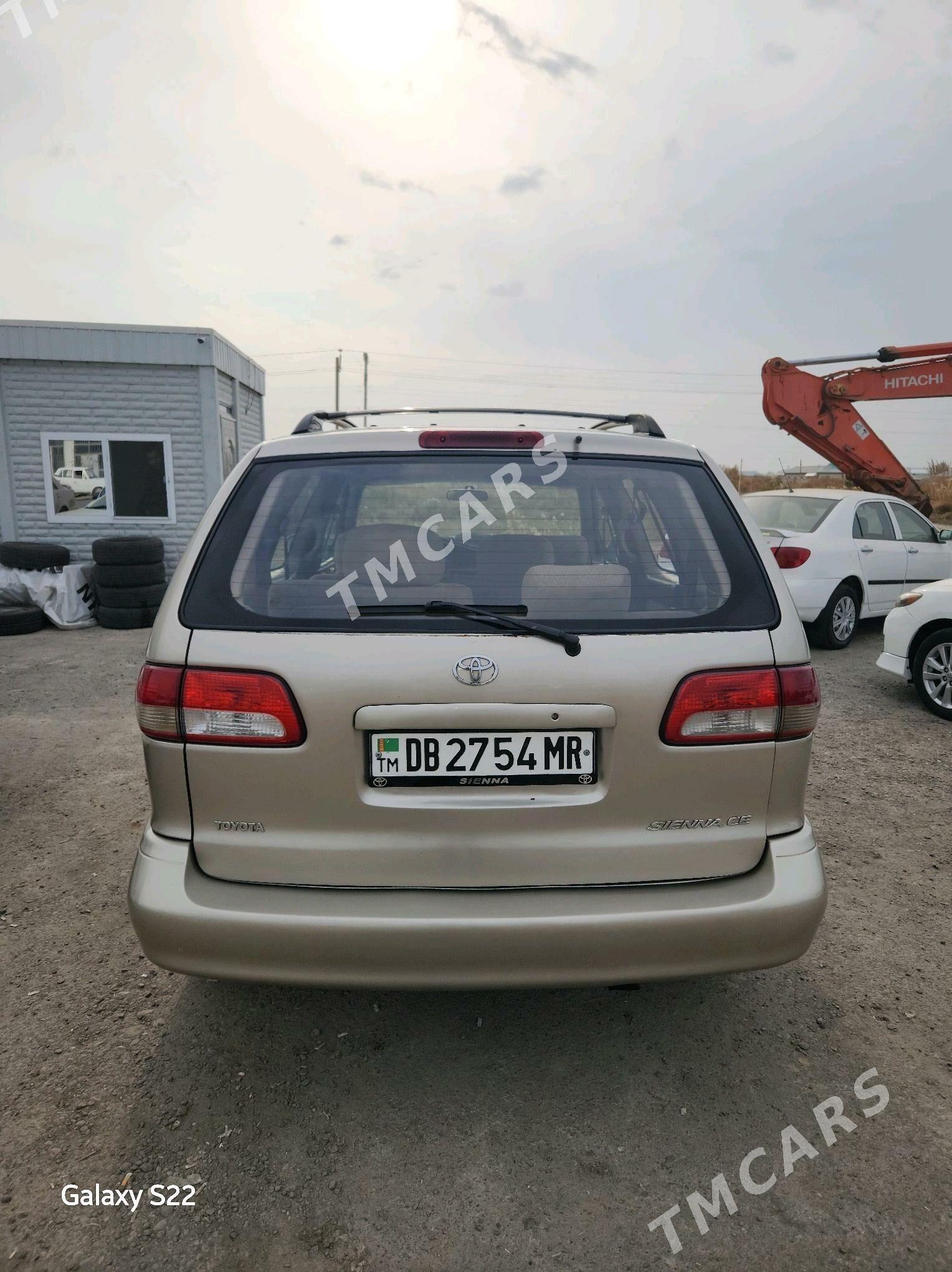 Toyota Sienna 2002 - 150 000 TMT - Мары - img 4