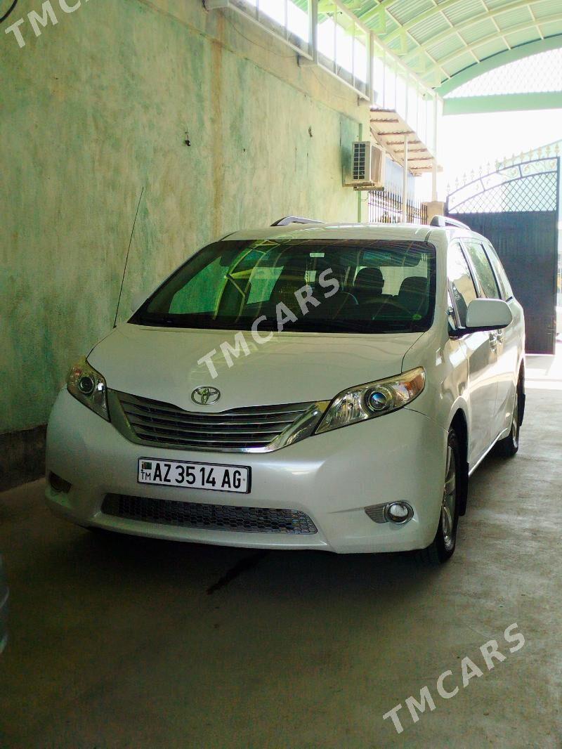 Toyota Sienna 2011 - 254 000 TMT - Aşgabat - img 5