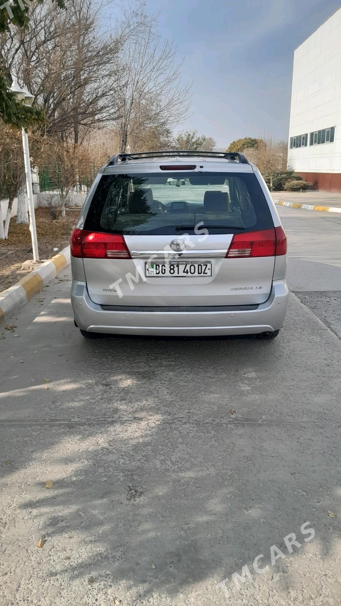 Toyota Sienna 2004 - 185 000 TMT - Гурбансолтан Едже - img 4