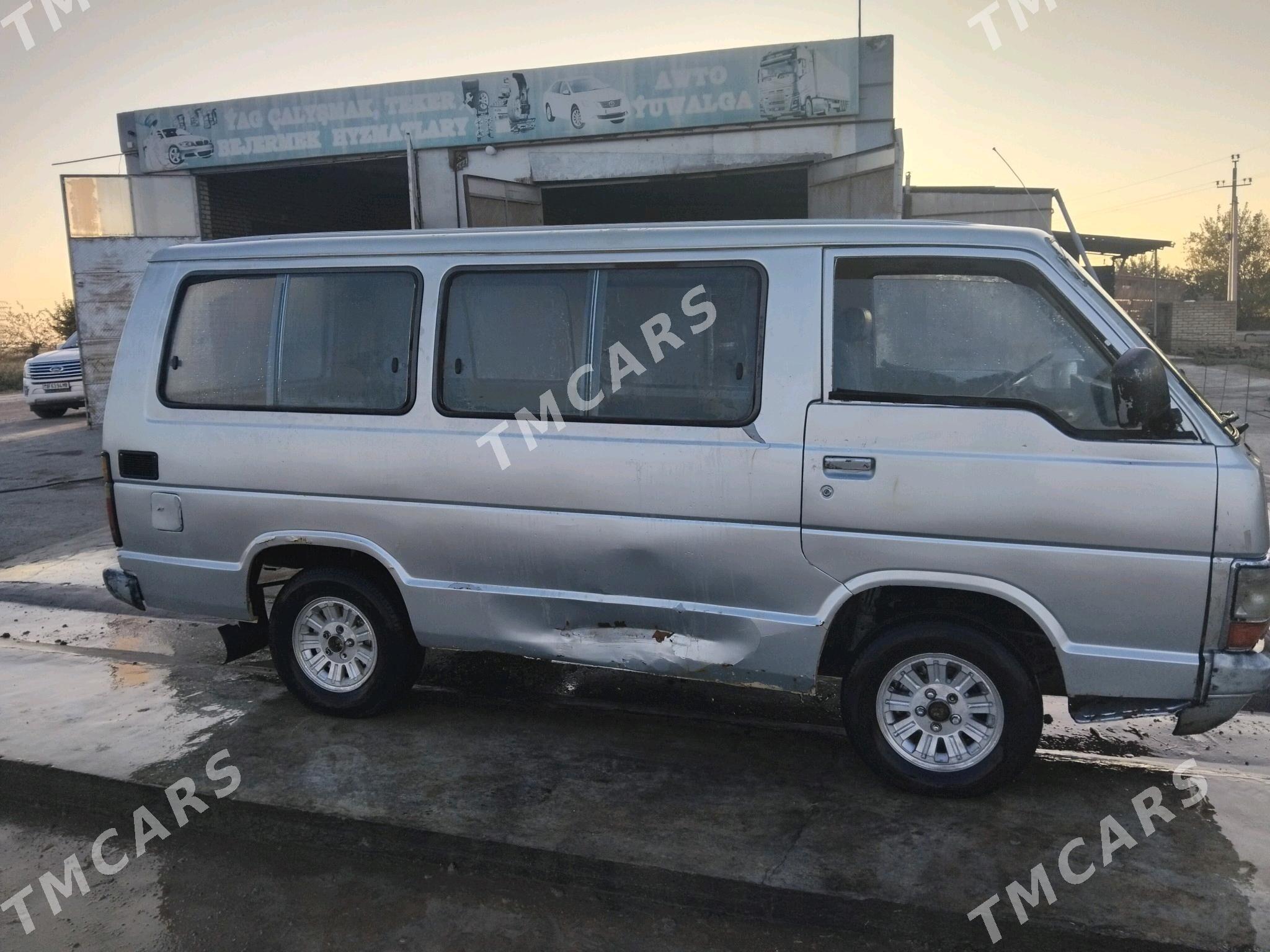 Toyota Hiace 1988 - 19 000 TMT - Murgap - img 3