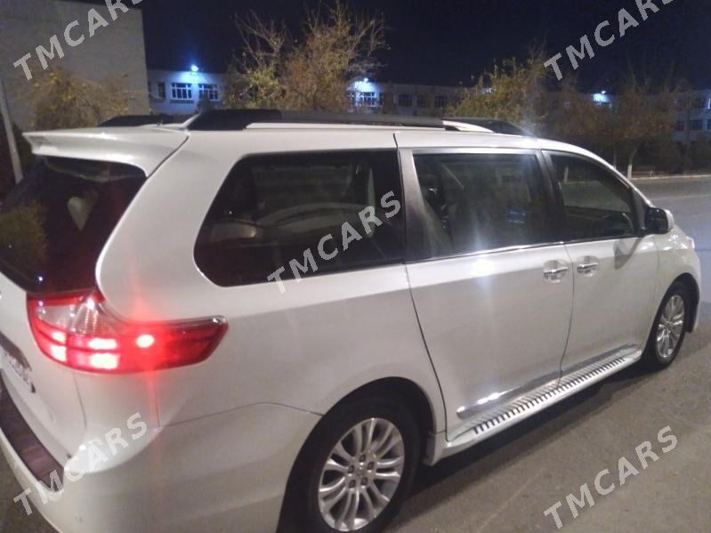 Toyota Sienna 2016 - 310 000 TMT - Дашогуз - img 3