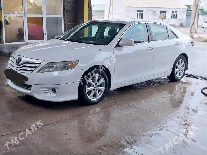 Toyota Camry 2011 - 185 000 TMT - Бедев - img 3