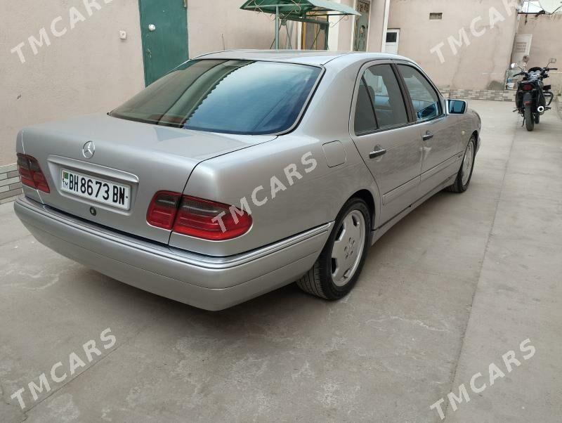 Mercedes-Benz E320 1999 - 120 000 TMT - Balkanabat - img 3