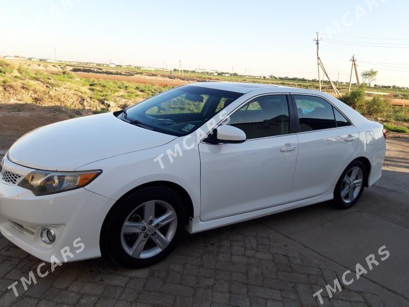 Toyota Camry 2012 - 250 000 TMT - Байрамали - img 3