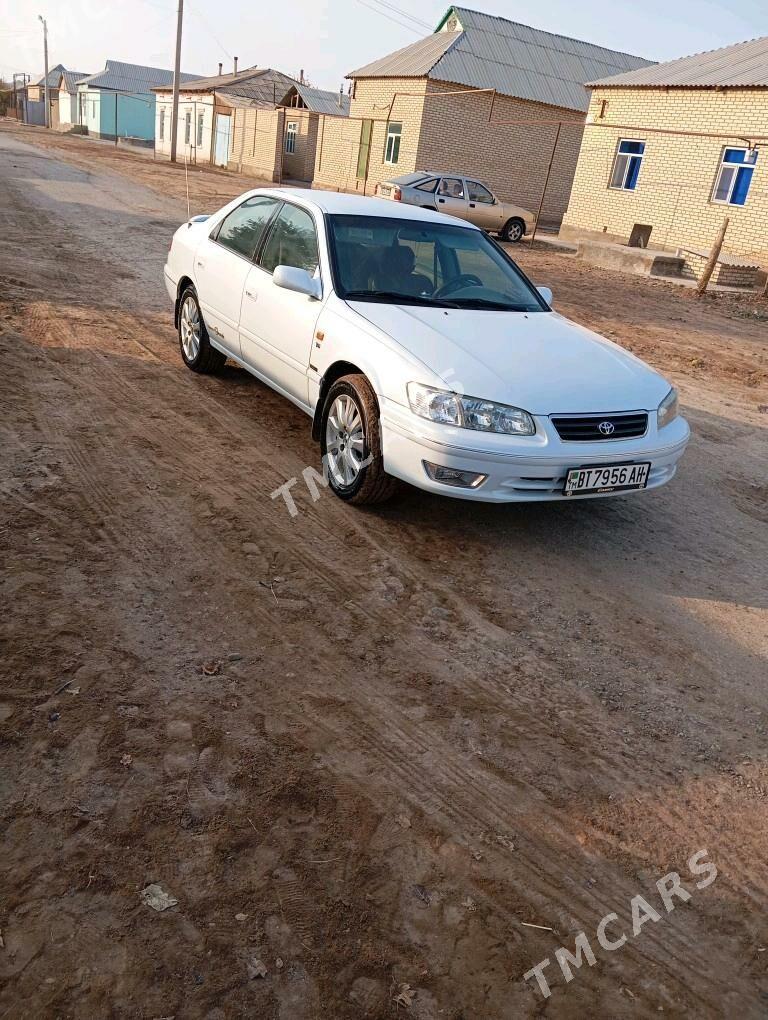 Toyota Camry 2001 - 109 000 TMT - Теджен - img 3