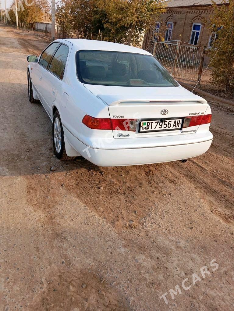 Toyota Camry 2001 - 109 000 TMT - Теджен - img 5