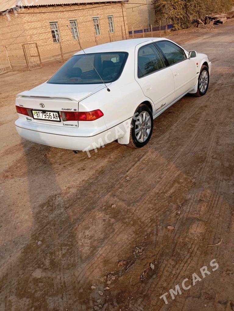 Toyota Camry 2001 - 109 000 TMT - Теджен - img 6