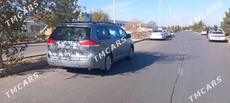 Toyota Sienna 2012 - 230 000 TMT - Ашхабад - img 8