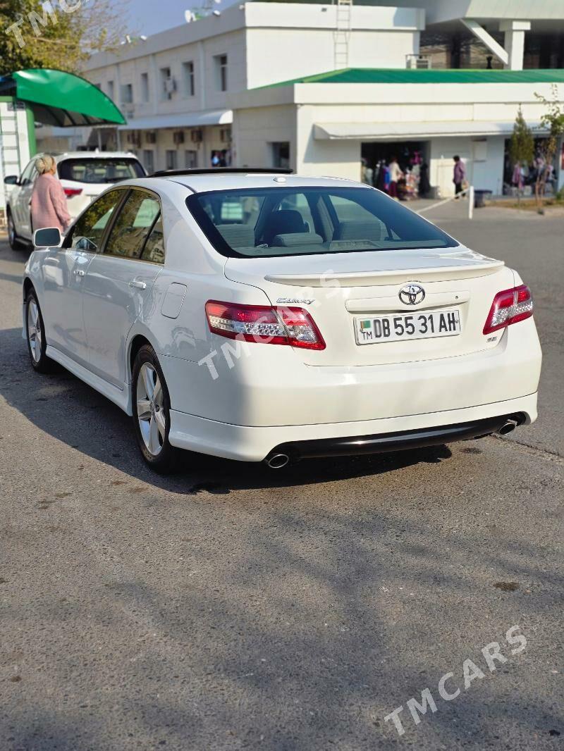 Toyota Camry 2011 - 185 000 TMT - 11 мкр - img 2