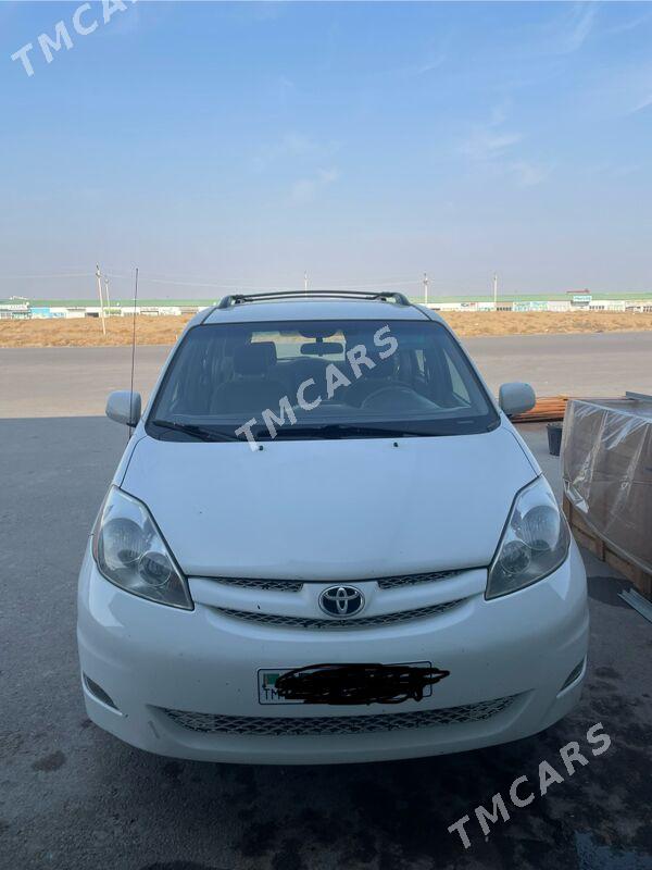 Toyota Sienna 2007 - 200 000 TMT - Aşgabat - img 4