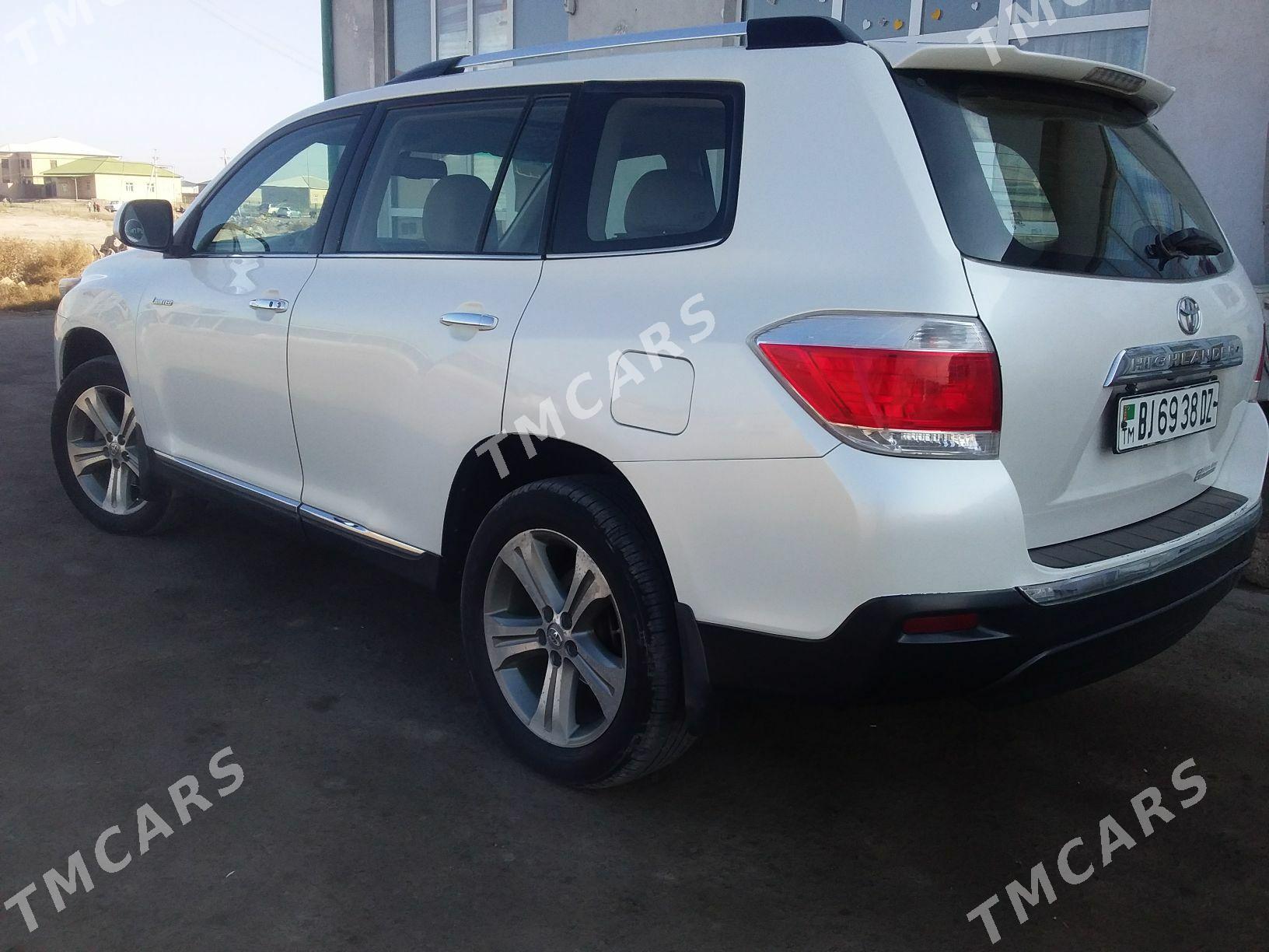 Toyota Highlander 2011 - 310 000 TMT - Дашогуз - img 3