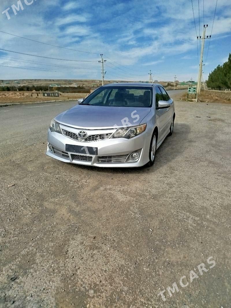 Toyota Camry 2014 - 210 000 TMT - Bäherden - img 5