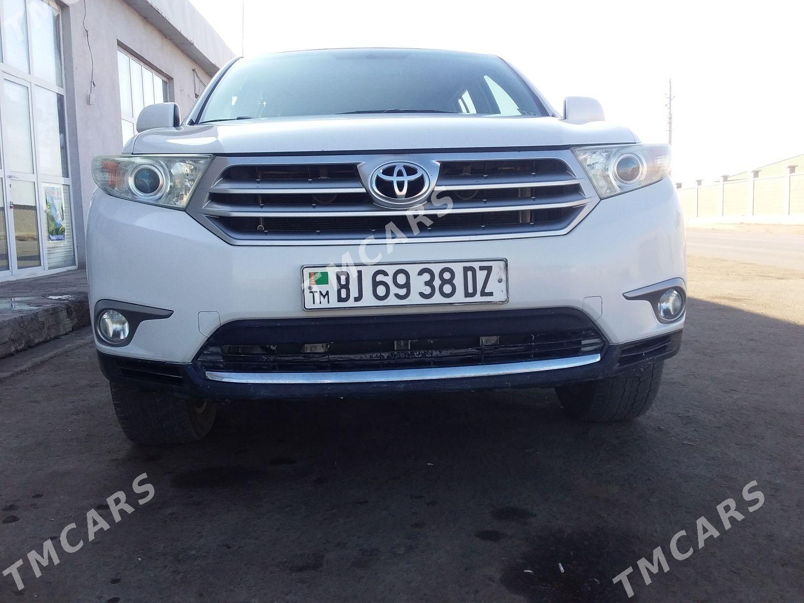 Toyota Highlander 2011 - 310 000 TMT - Дашогуз - img 5