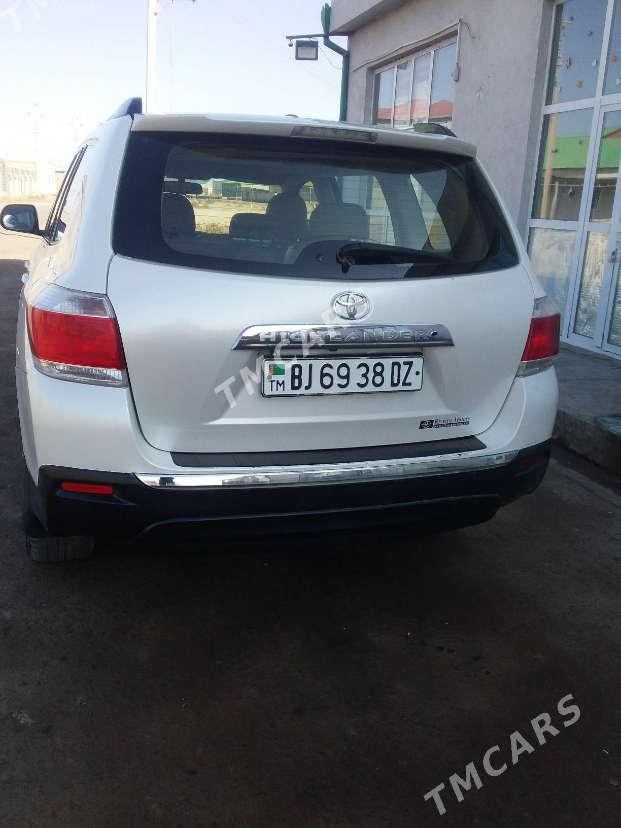 Toyota Highlander 2011 - 310 000 TMT - Дашогуз - img 4