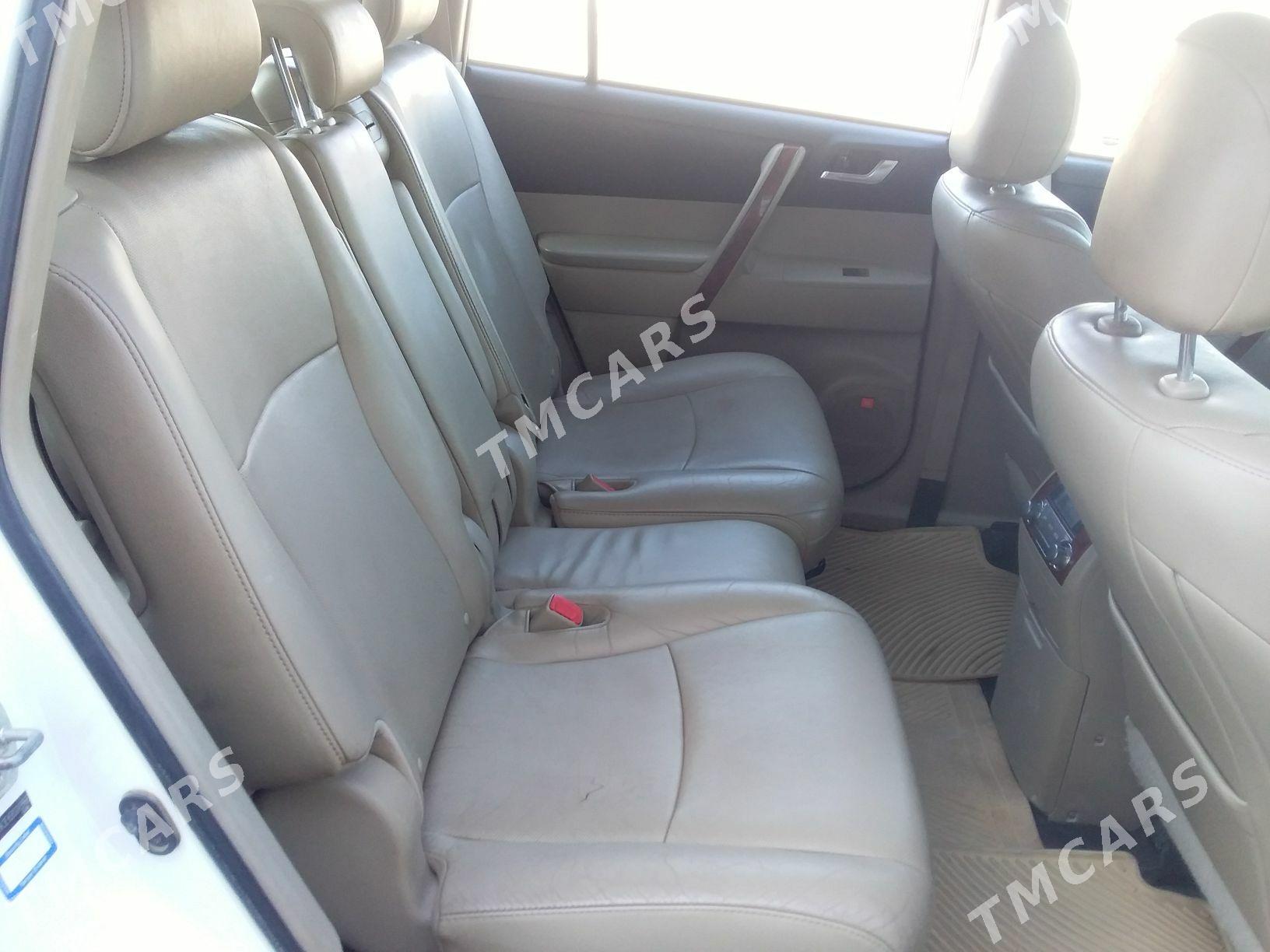 Toyota Highlander 2011 - 310 000 TMT - Дашогуз - img 7