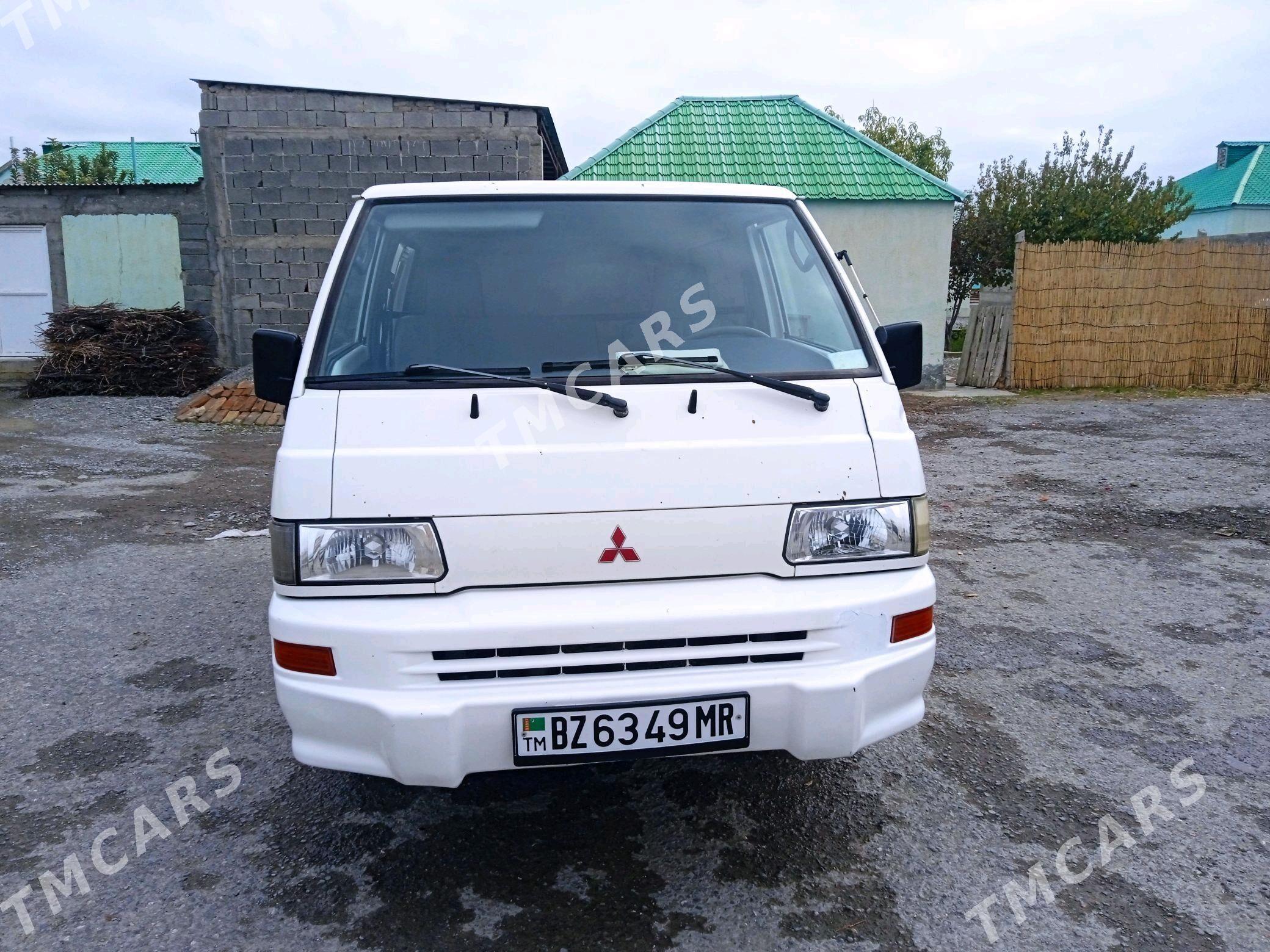 Toyota Hiace 2004 - 31 000 TMT - Векильбазар - img 2