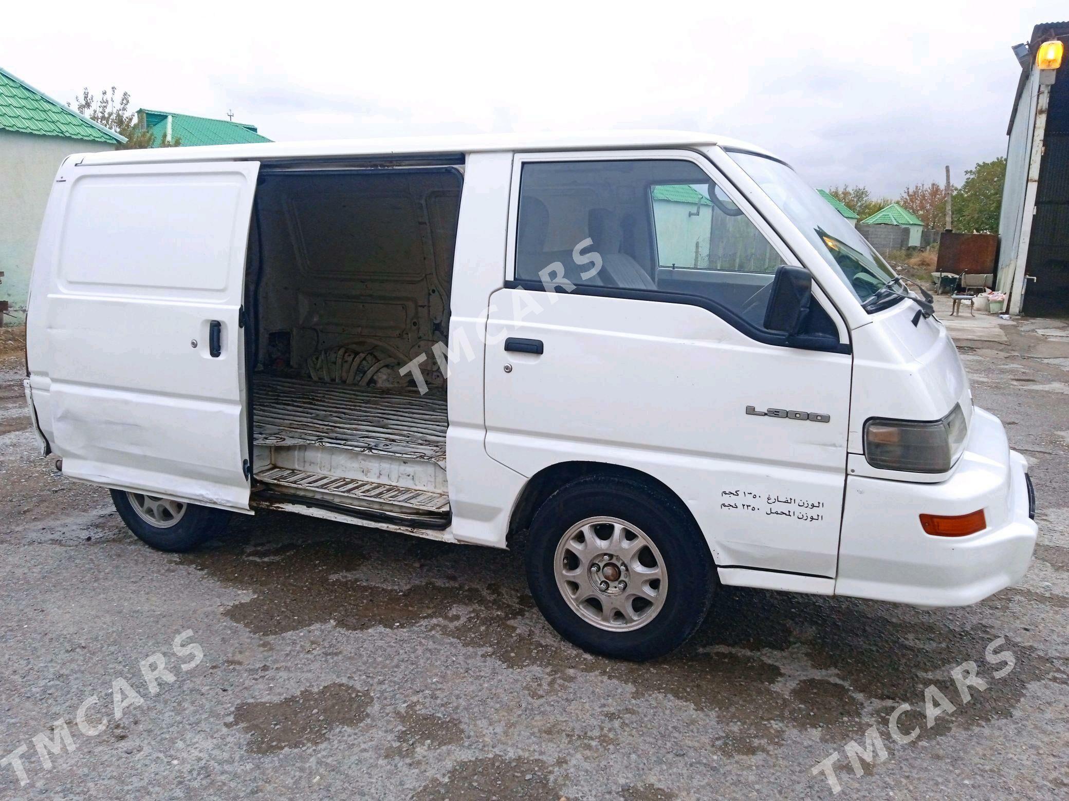 Toyota Hiace 2004 - 31 000 TMT - Векильбазар - img 4