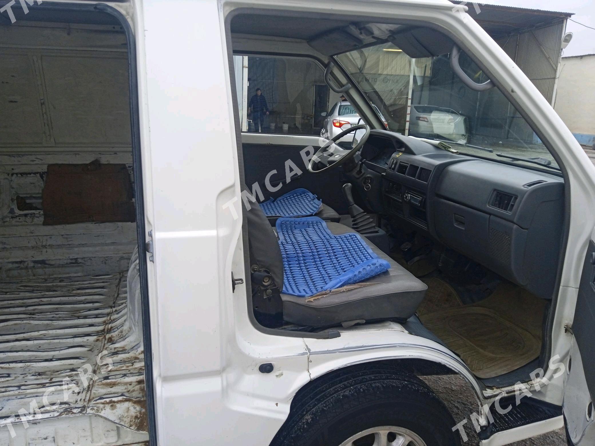 Toyota Hiace 2004 - 31 000 TMT - Векильбазар - img 5