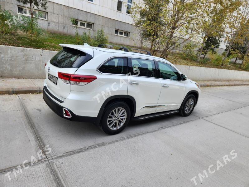 Toyota Highlander 2017 - 440 000 TMT - Кëши - img 6