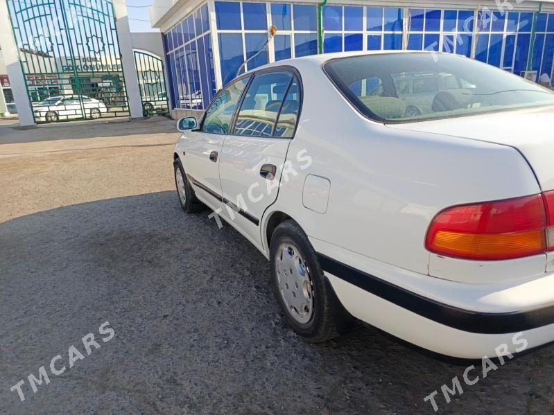 Toyota Carina 1998 - 69 000 TMT - Дашогуз - img 2